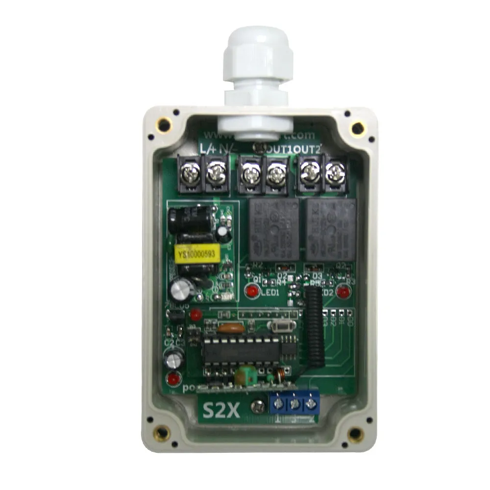 500M Remote Control 6 Receivers Radio System With 2 Channels AC Power Output (Model 0020730)