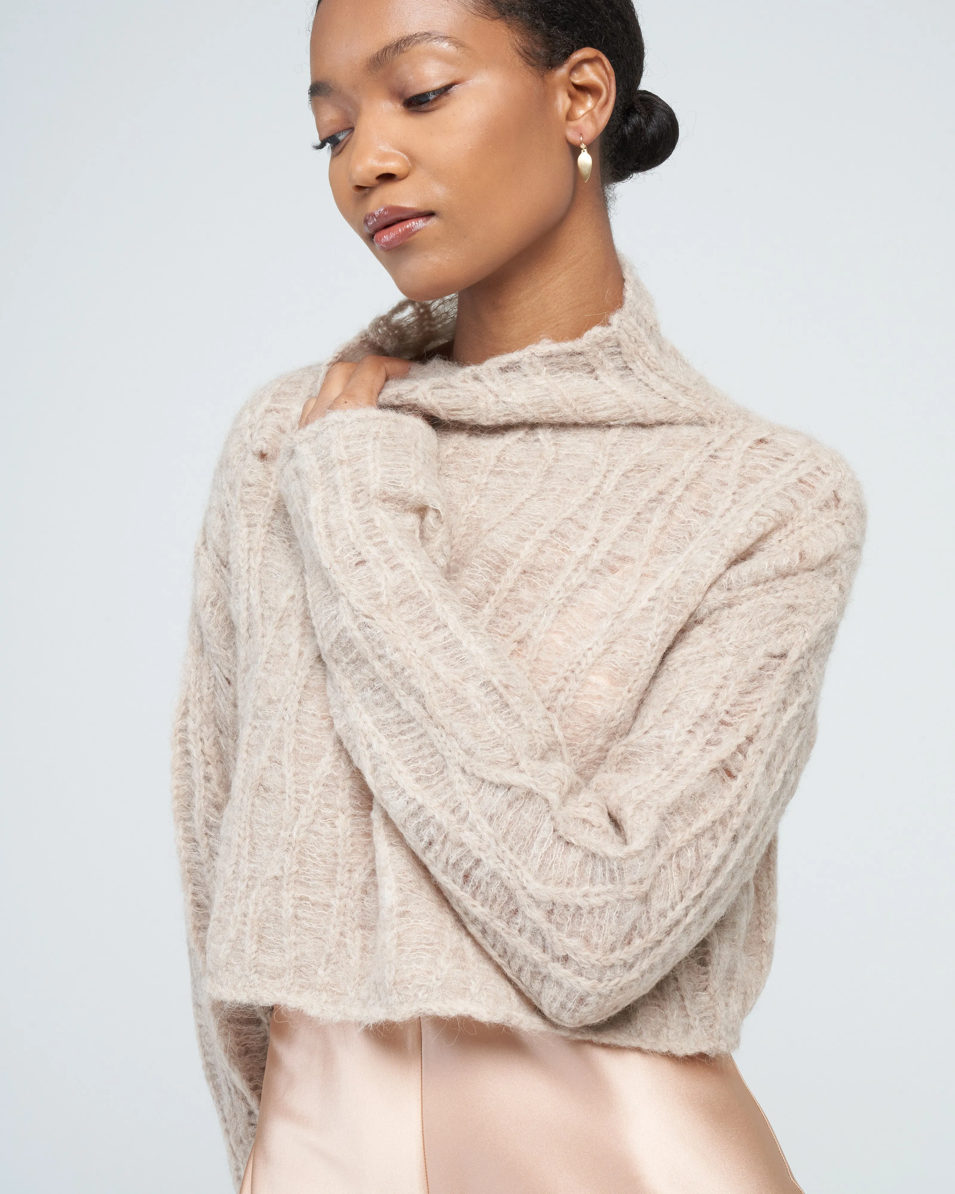 manos crop sweater - champagne