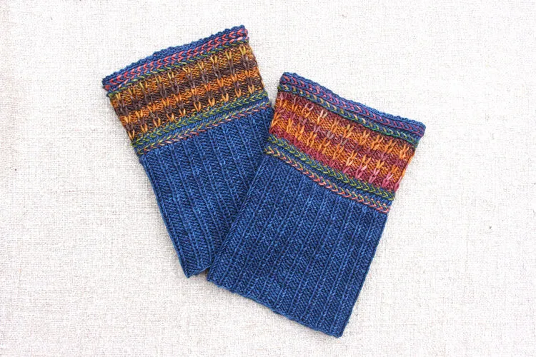 Uneek Fingering Patterns (Urth Yarns) Page 1