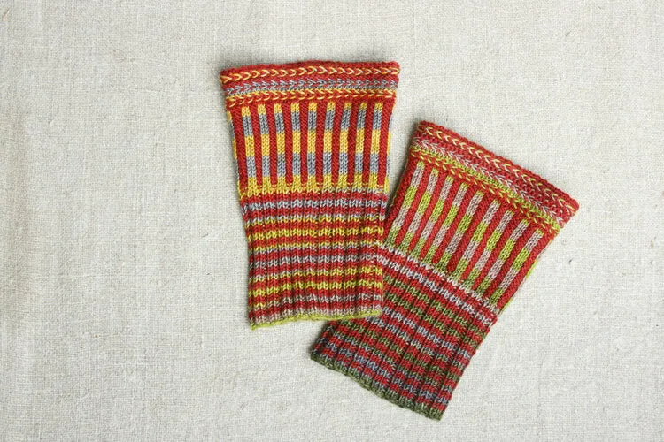 Uneek Fingering Patterns (Urth Yarns) Page 1