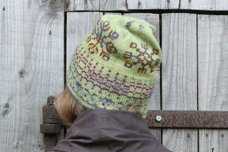 Uneek Fingering Patterns (Urth Yarns) Page 1