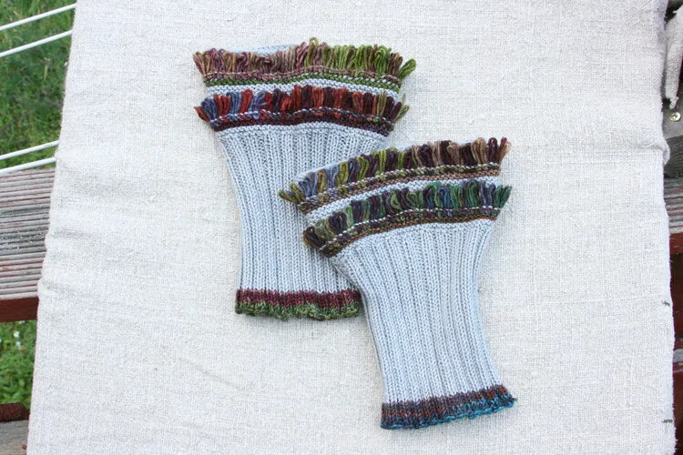 Uneek Fingering Patterns (Urth Yarns) Page 1